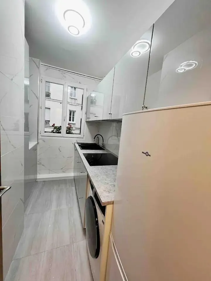 Appartement Renove De 3 Pieces A Paris Nation Γαλλία