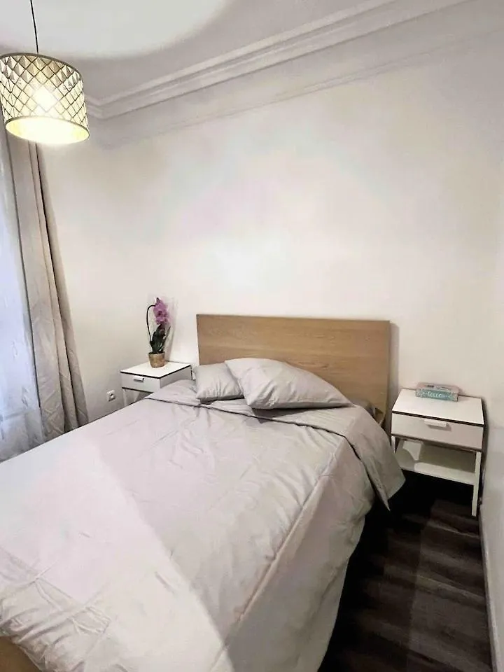 Appartement Renove De 3 Pieces A Paris Nation 0*,  Γαλλία